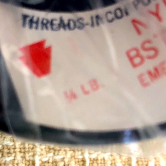 NIP Kelly Green large nylon thread spool - Picture 9 of 13